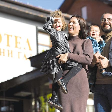 Hotel Ravni Gaj Knic Экстерьер фото