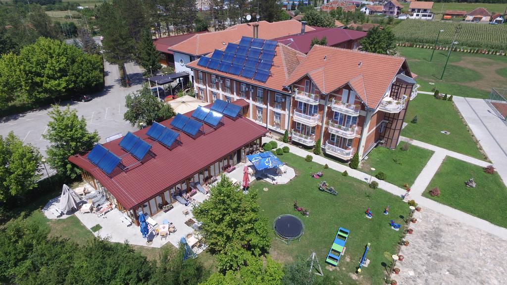 Hotel Ravni Gaj Knic Экстерьер фото